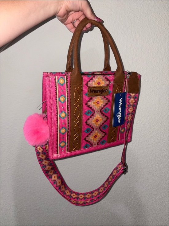 Wrangler Handbags - NWT Wrangler Pink Boho Aztec Crossbody Purse
